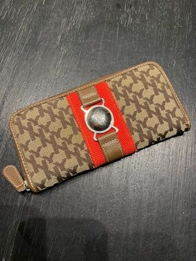 🇺🇸🎉New York & Company Monogram Zip-Around Wallet with Red Stripe